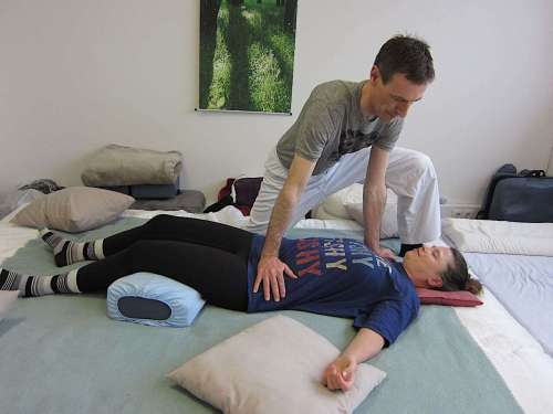 Shiatsu Behandlung zur Entspannung und Förderung der Körperwahrnehmung in Graz
