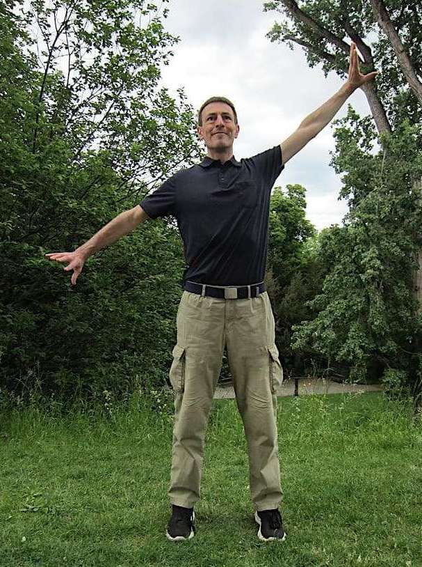 Tiefenwirksamer Qigong Faszienstretch beim Training in Graz mit Christian Waltenberger